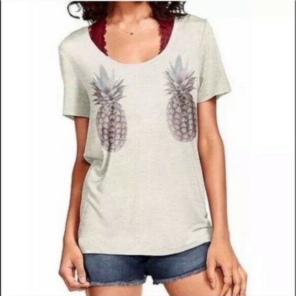 Pink Victoria’s Secret Pineapple Print T-Shirt Size Small - Picture 1 of 12